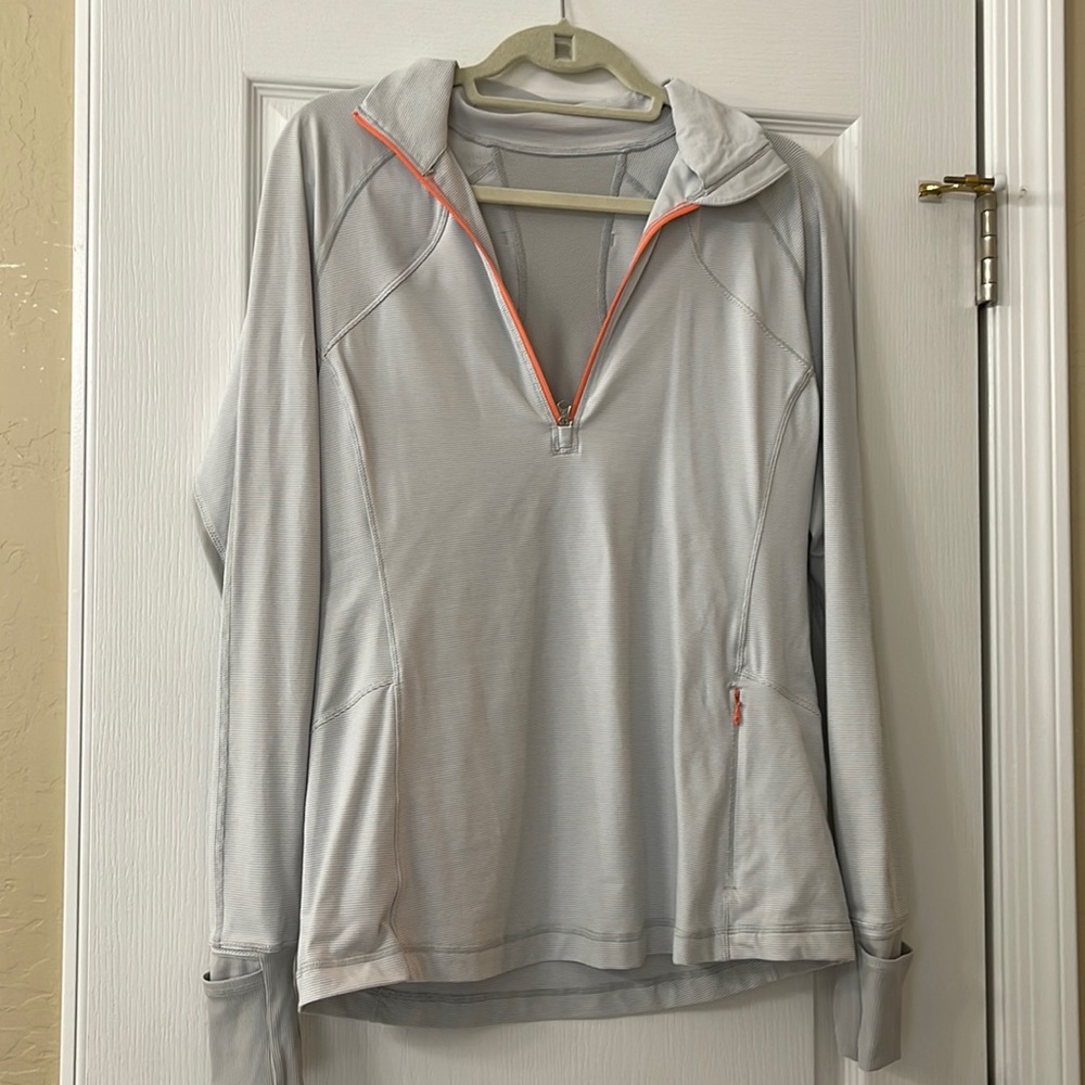 EUC. Lululemon size 10 - 1/2 zip jacket.